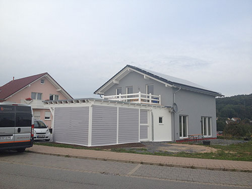 Einen Balkon auf das Carport bauen - ist das möglich?